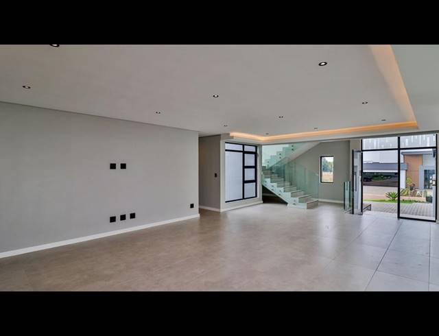 4 BEDROOM HOUSE FOR SALE IN MIDSTREAM ESTATE